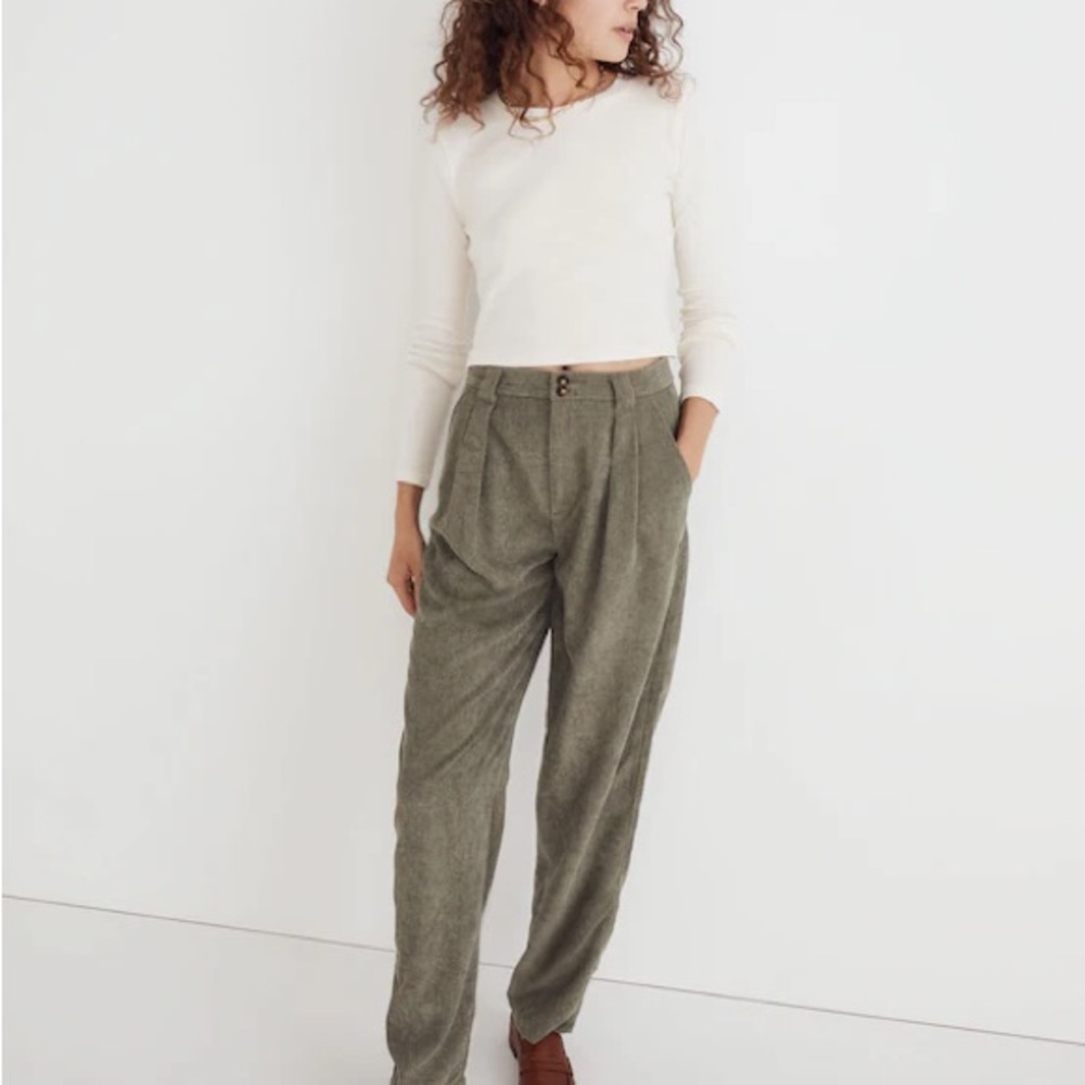 Madewell High Rise, Tapered Corduroy Pants in Green